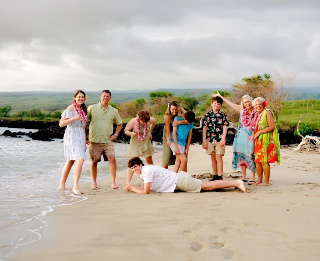 Kaite family portraits at the beach in Kona, Hawaii by Sterling Batson